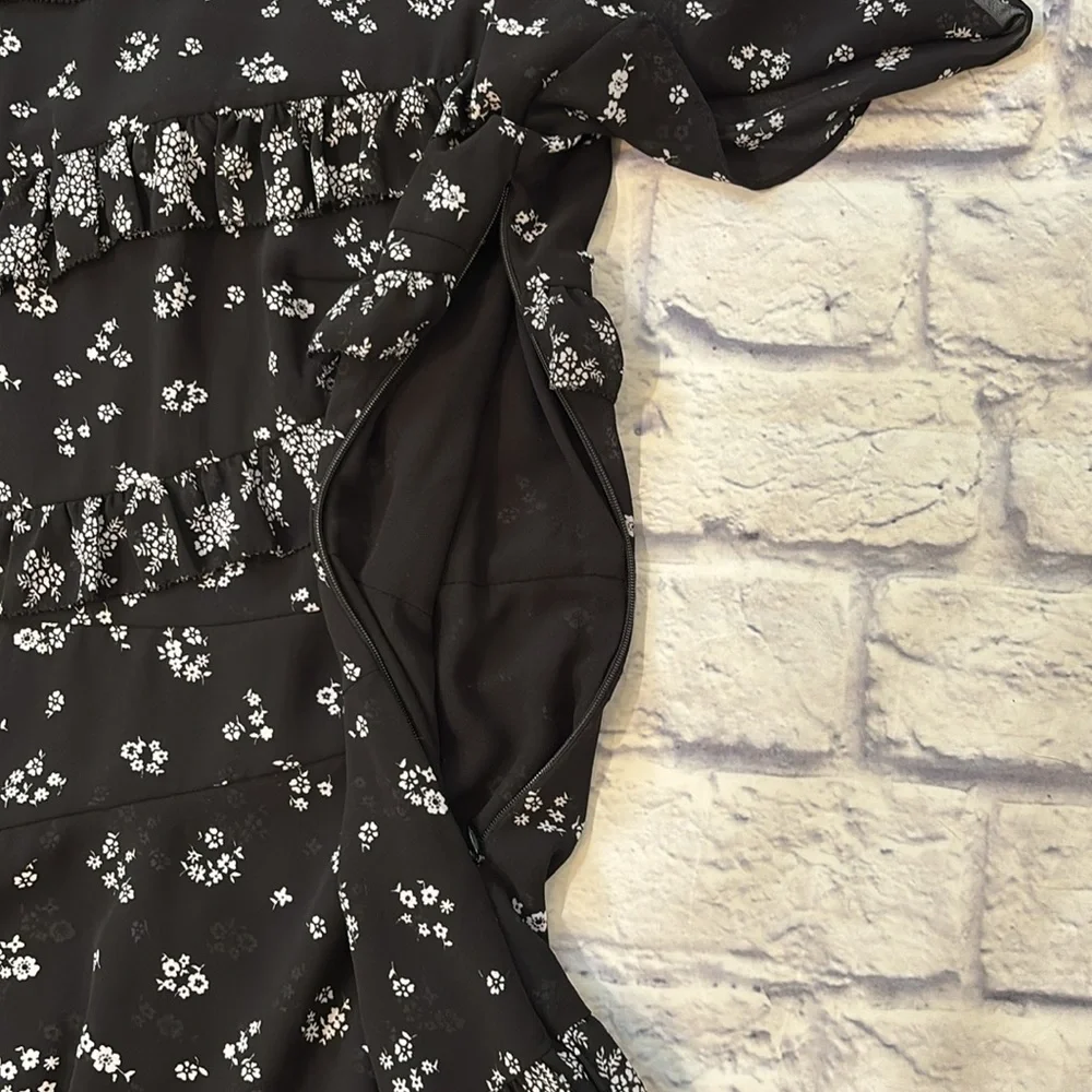 Michael Kors Floral Tiered Ruffle Dress Short Sleeve Black and White Size 6